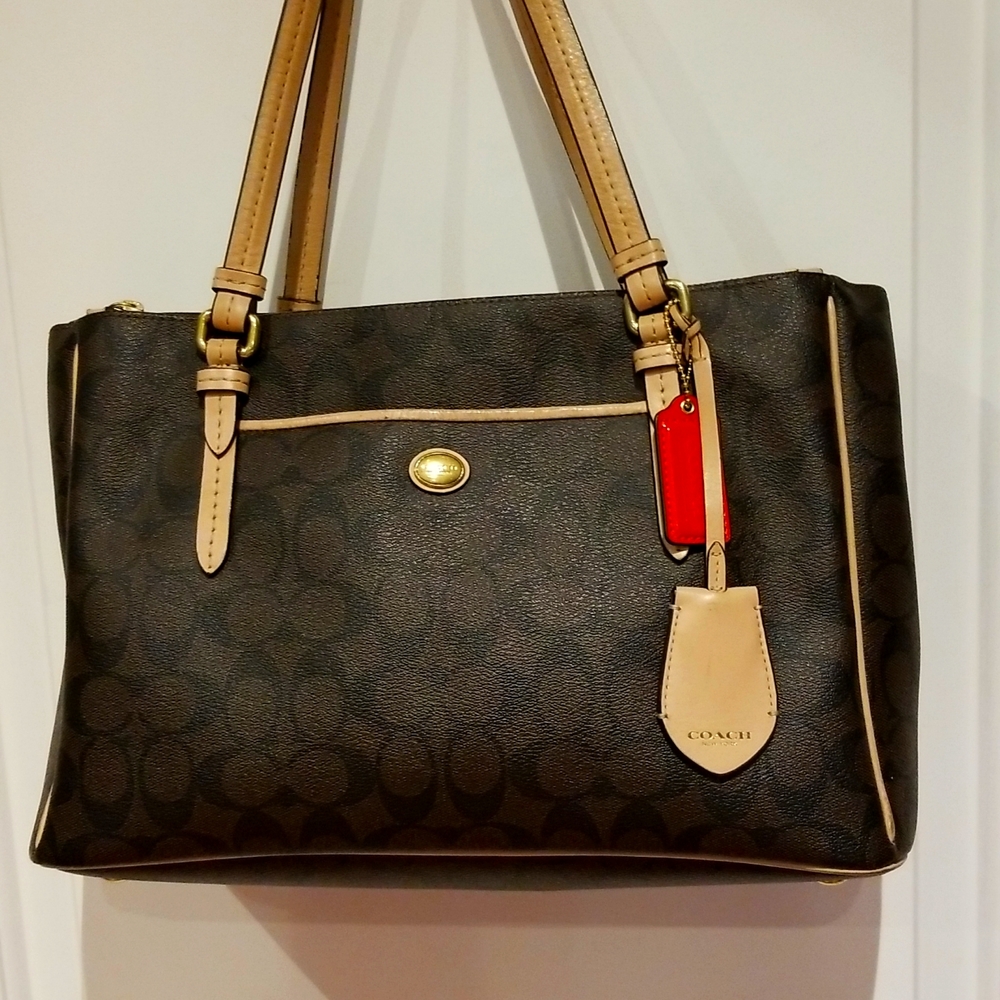 AUTHENTIC COACH HANDBAG